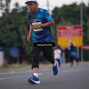 Runner Photo 4446119
