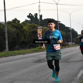 Runner Photo 4446663