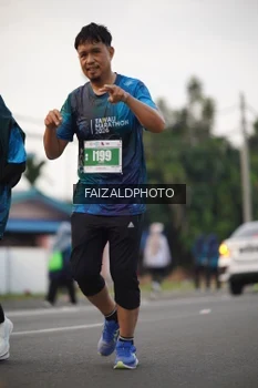 Runner Photo 4452435