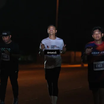 Runner Photo 4473305