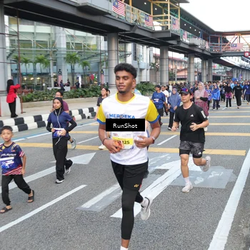 Runner Photo 4495916