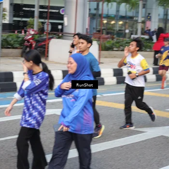 Runner Photo 4497618