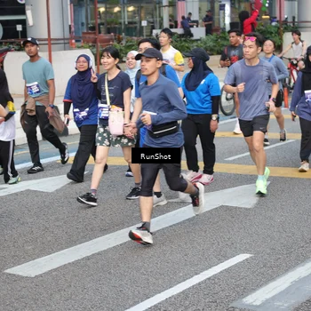 Runner Photo 4500008