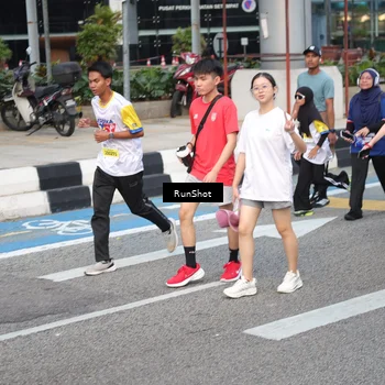Runner Photo 4500013