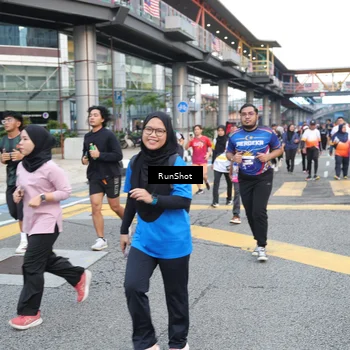 Runner Photo 4501657