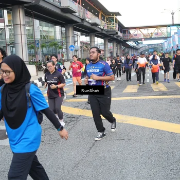 Runner Photo 4501760
