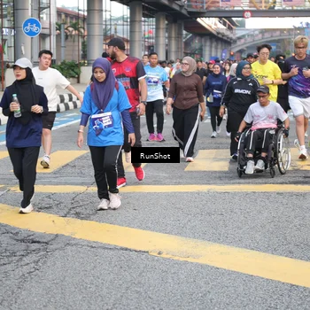 Runner Photo 4502749