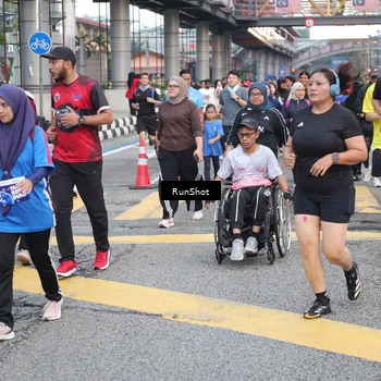 Runner Photo 4502841