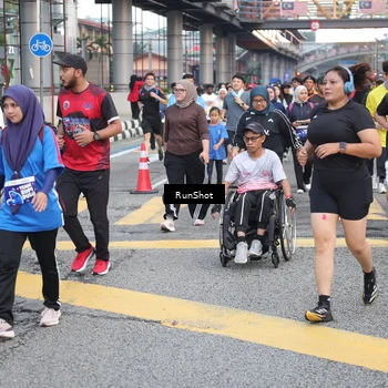 Runner Photo 4502845