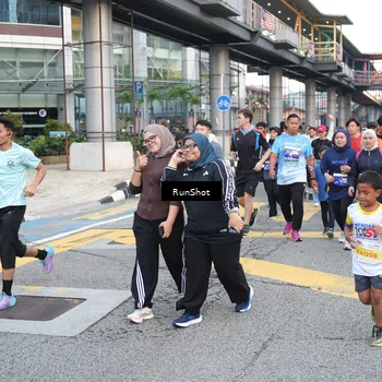 Runner Photo 4503072