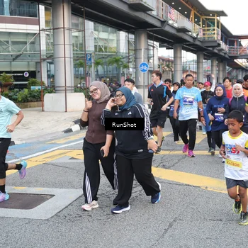 Runner Photo 4503073