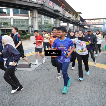 Runner Photo 4503295