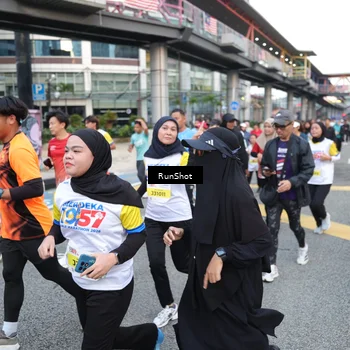 Runner Photo 4503491