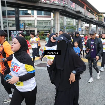 Runner Photo 4503512