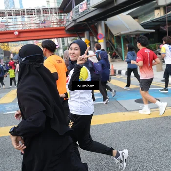 Runner Photo 4503673