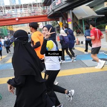 Runner Photo 4503683