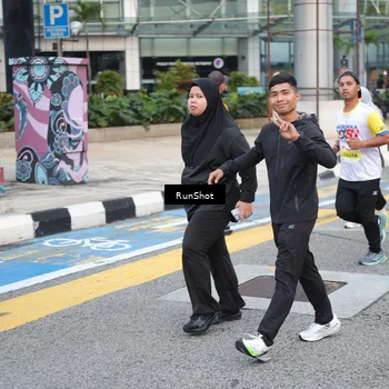 Runner Photo 4504073