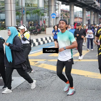 Runner Photo 4504190