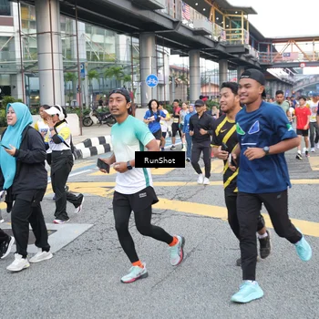 Runner Photo 4504261