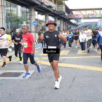 Runner Photo 4504310