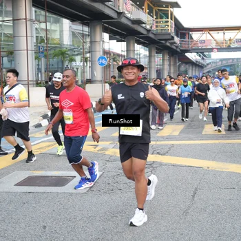 Runner Photo 4504316