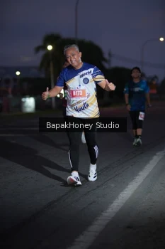 Runner Photo 4504324