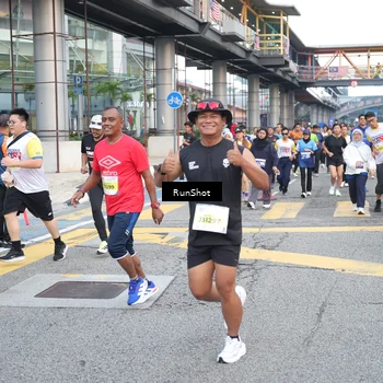 Runner Photo 4504337