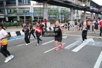 Runner Photo 4504339