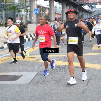 Runner Photo 4504347