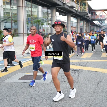 Runner Photo 4504367