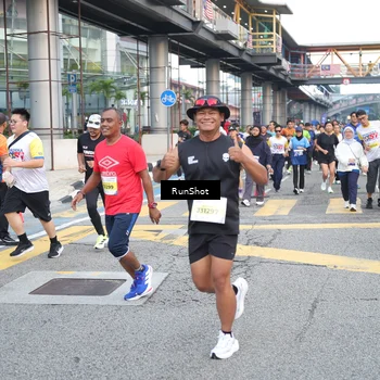 Runner Photo 4504378