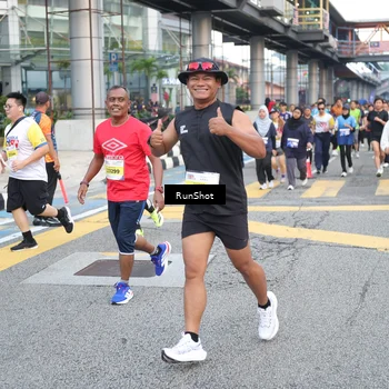 Runner Photo 4504381