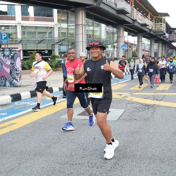 Runner Photo 4504438