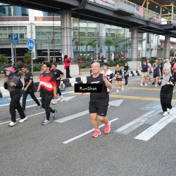 Runner Photo 4504450
