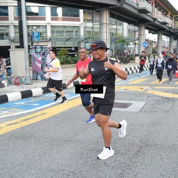 Runner Photo 4504453