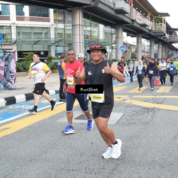Runner Photo 4504454