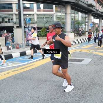 Runner Photo 4504472