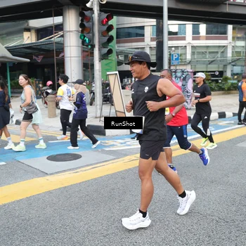 Runner Photo 4504530