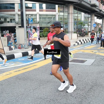 Runner Photo 4504606