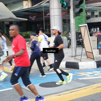 Runner Photo 4504660