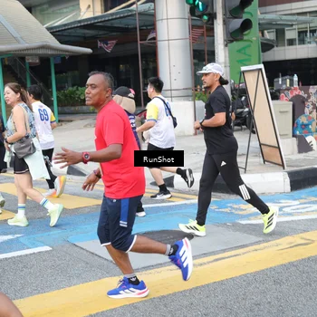 Runner Photo 4504734