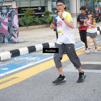 Runner Photo 4504783