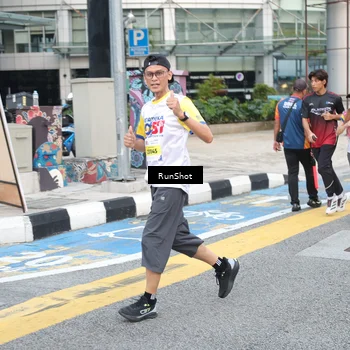 Runner Photo 4504877