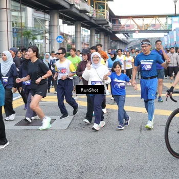 Runner Photo 4505065