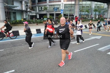 Runner Photo 4505372