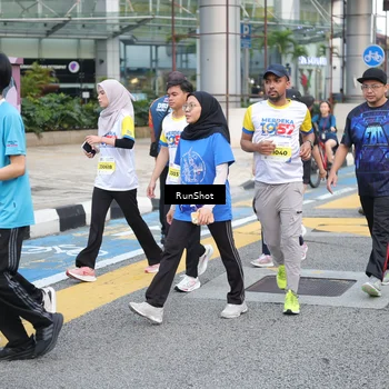 Runner Photo 4505751