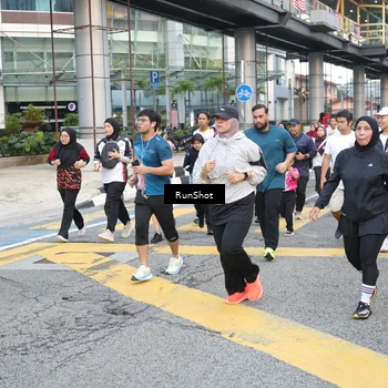 Runner Photo 4506712