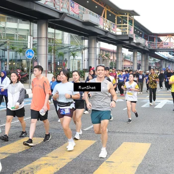 Runner Photo 4507669
