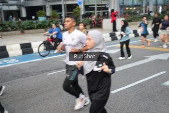 Runner Photo 4507796