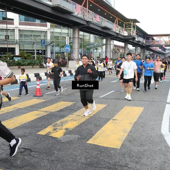 Runner Photo 4510765